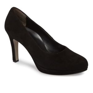 PAUL GREEN suede pump. Brand New in Box. US sized listed